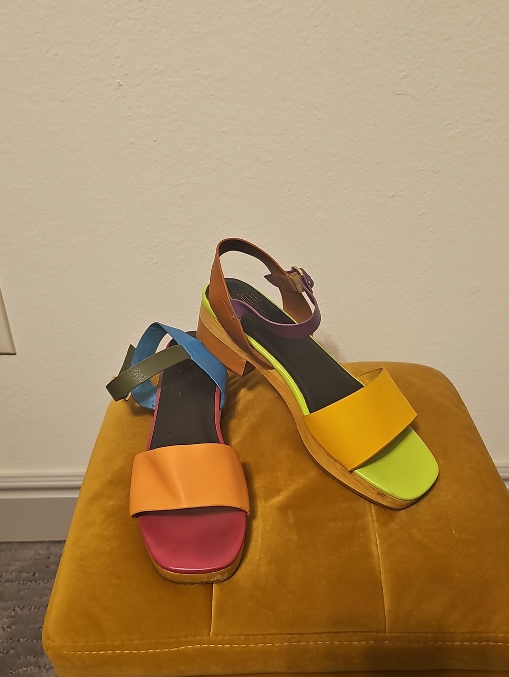 ●●CHARLOTTE STONE COLORBLOCK SANDALS SIZE 10●●